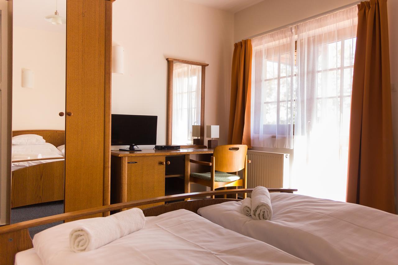 M1 Szekér Csárda Hotel és Étterem Obarok Exterior foto