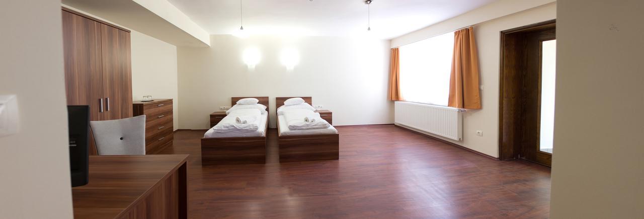 M1 Szekér Csárda Hotel és Étterem Obarok Exterior foto